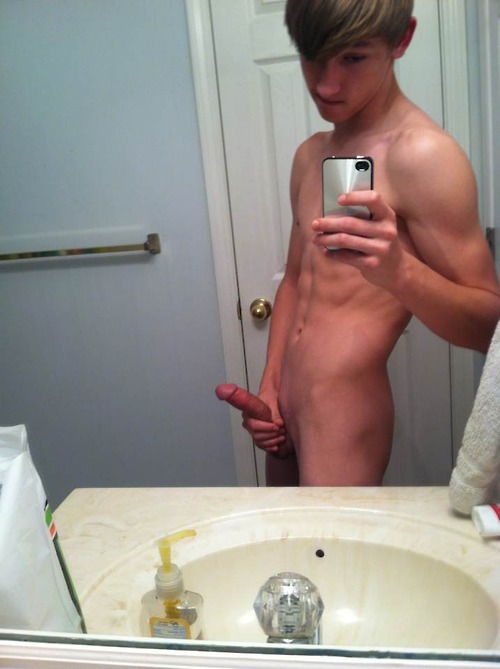 TEEN COCK SELFPIX